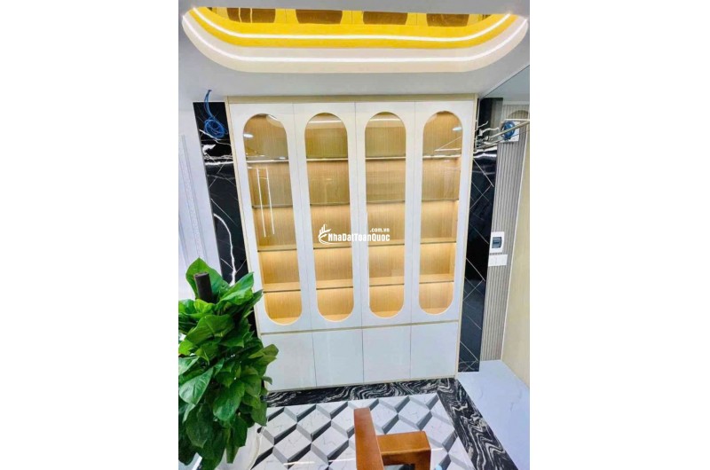 Nhà bán lô góc LVQ 2 mặt tiền thông thoáng, hẻm xe hơi né nhau thoải mái, 8,8 tỷ TL